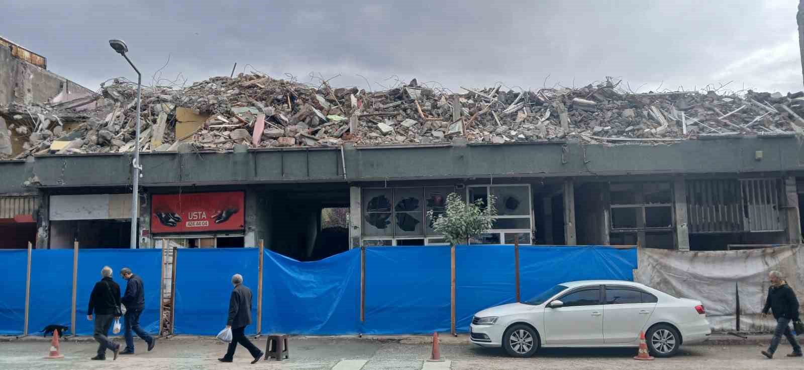 Başkan Değirmenci, “Karabük’e dev hizmet binasını kazandırmak için kolları sıvadık”