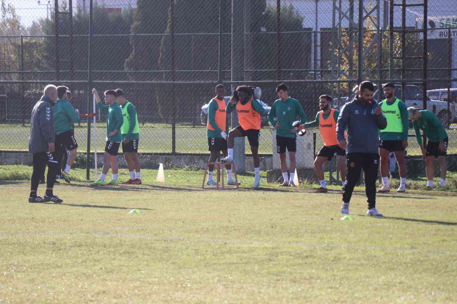 Mesut Bakkal: "Derbiye yakışır bir oyun oynamak istiyoruz"
