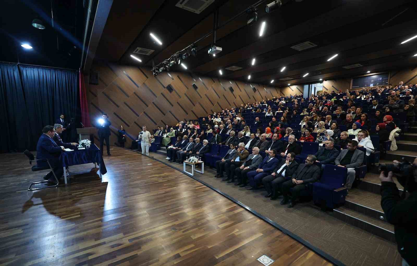 Başkan Alemdar: &quot;İnşa edilecek yeni ve güçlü Sakarya’da gençlerimiz kendi hikayesini yazacak&quot;