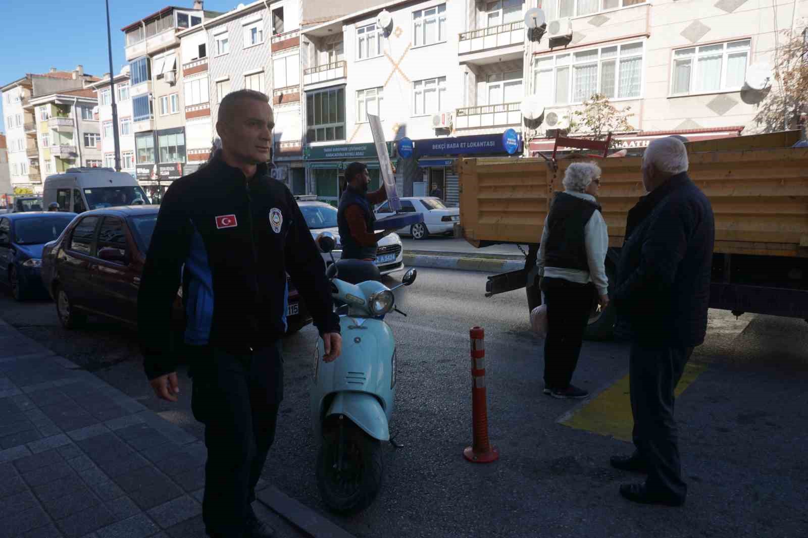 Edirne’de polis ve zabıta ekiplerinden duba uygulaması
