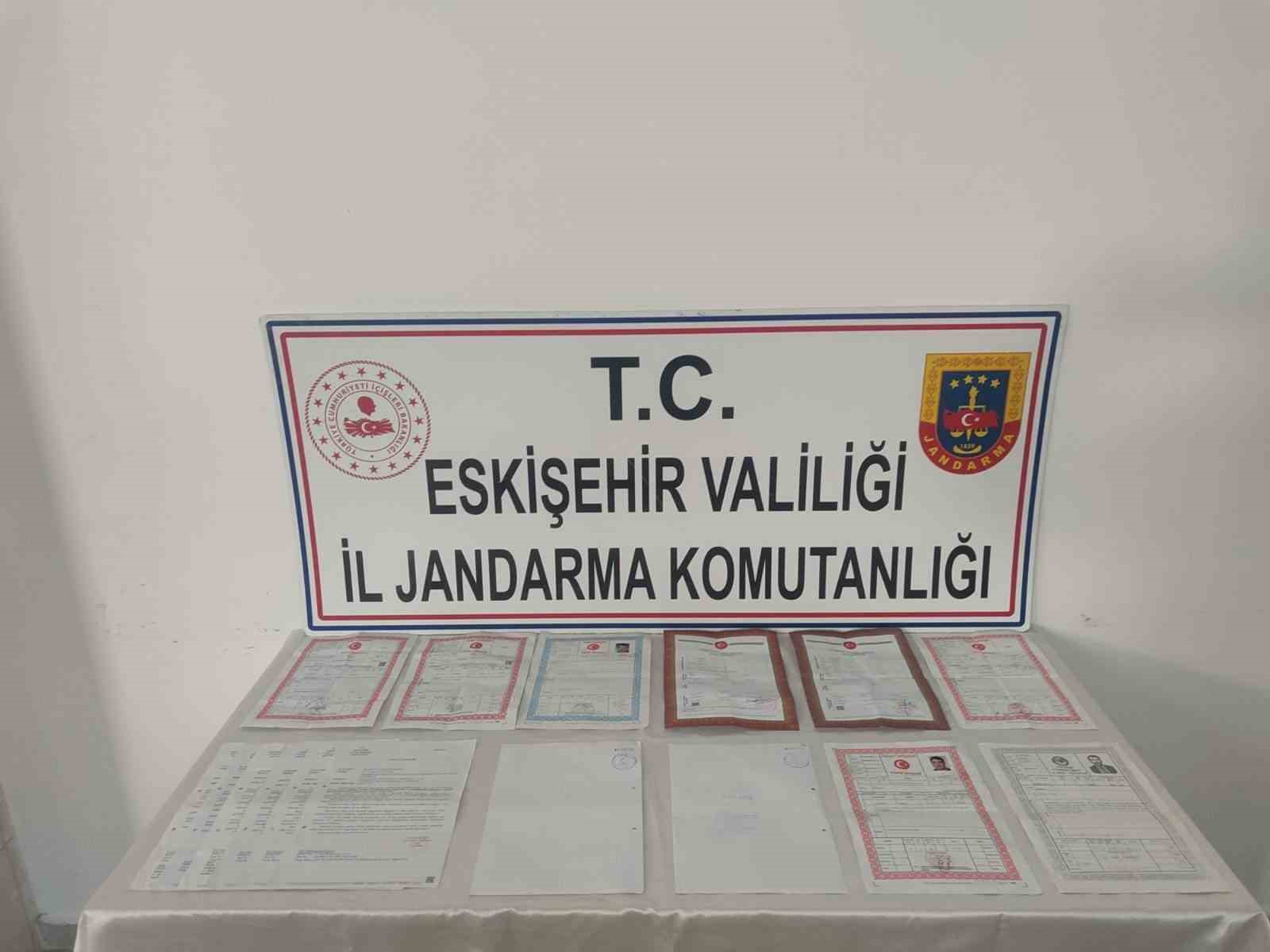 Tefecilik yapan 2 kişi yakalandı