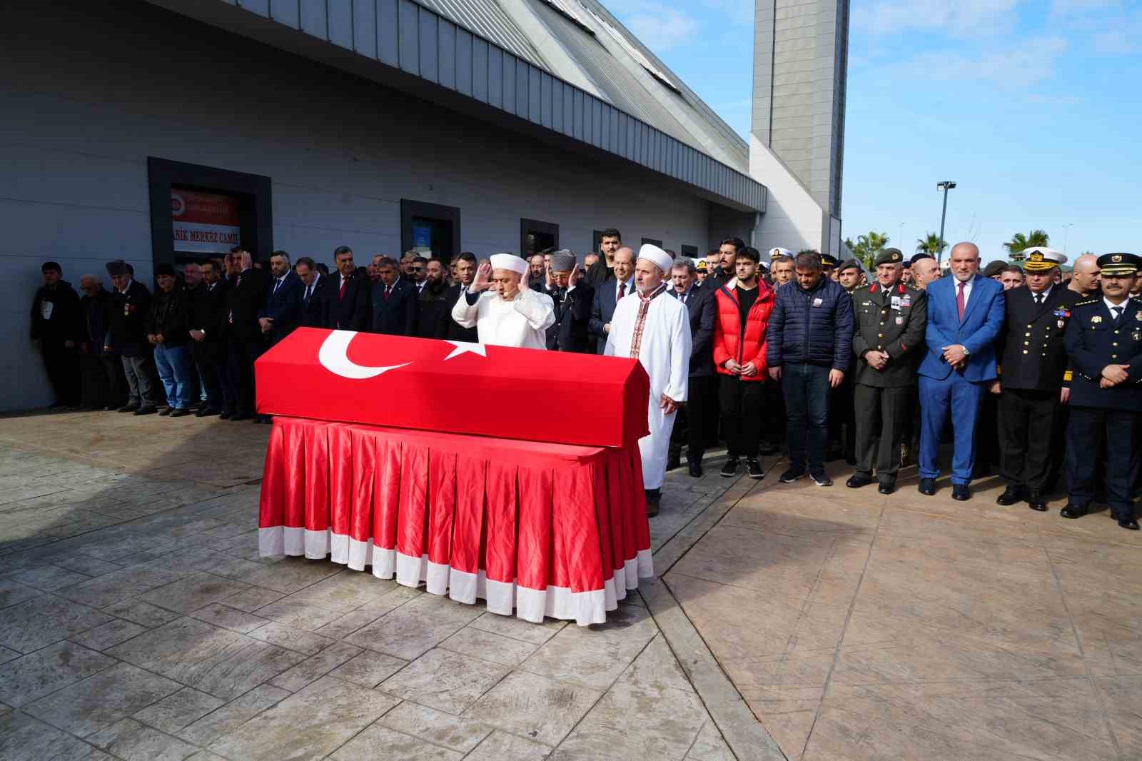 Cumhurbaşkanı Tatar’ın katılımıyla Kıbrıs gazisi son yolculuğuna uğurlandı
