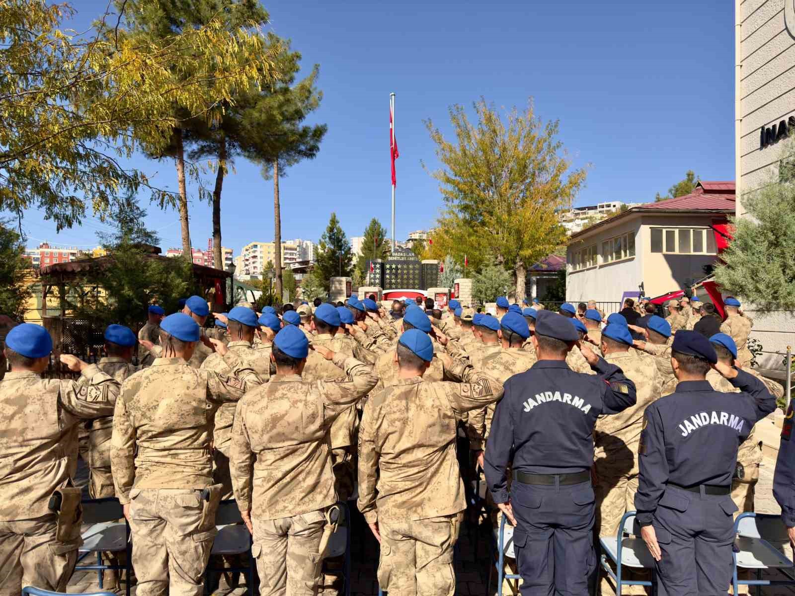 Siirt’te helikopter kazasında şehit olan 17 asker dualarla anıldı
