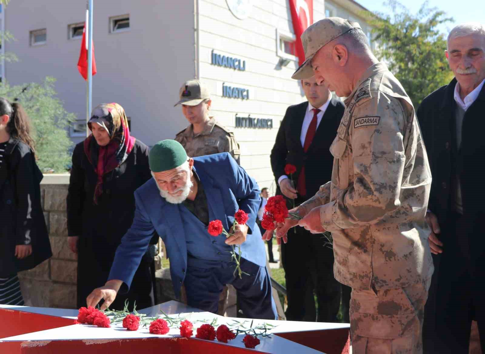 Siirt’te helikopter kazasında şehit olan 17 asker dualarla anıldı