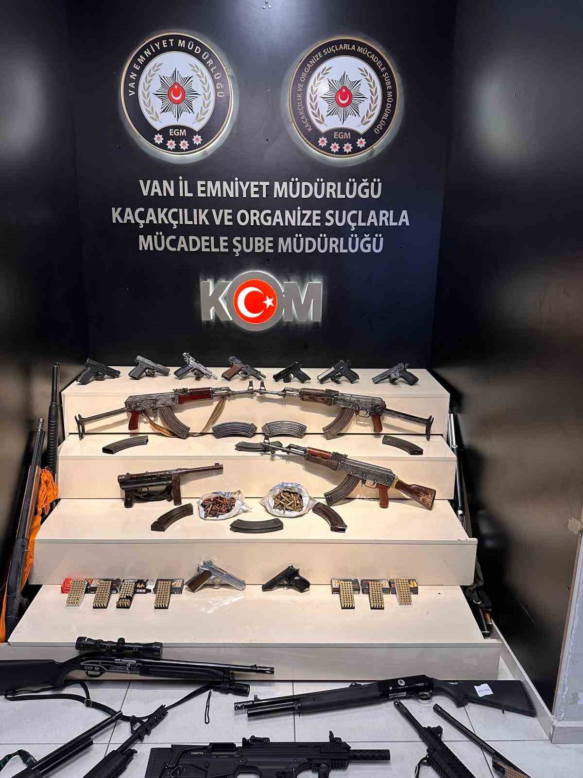 Van merkezli 6 ilde İHA destekli ‘yasadışı silah ticareti’ operasyonu: 34 gözaltı
