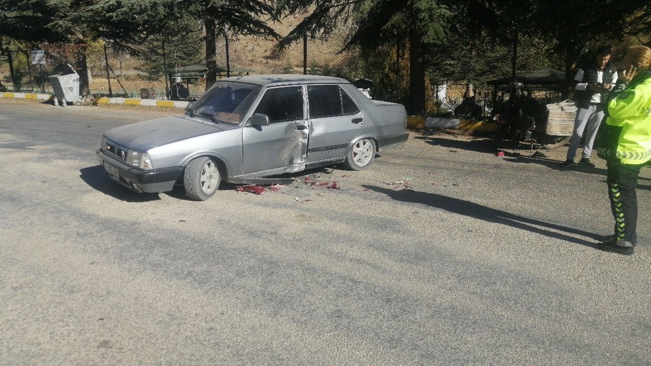 Isparta’da otomobil motosikletle çarpıştı: 1 yaralı
