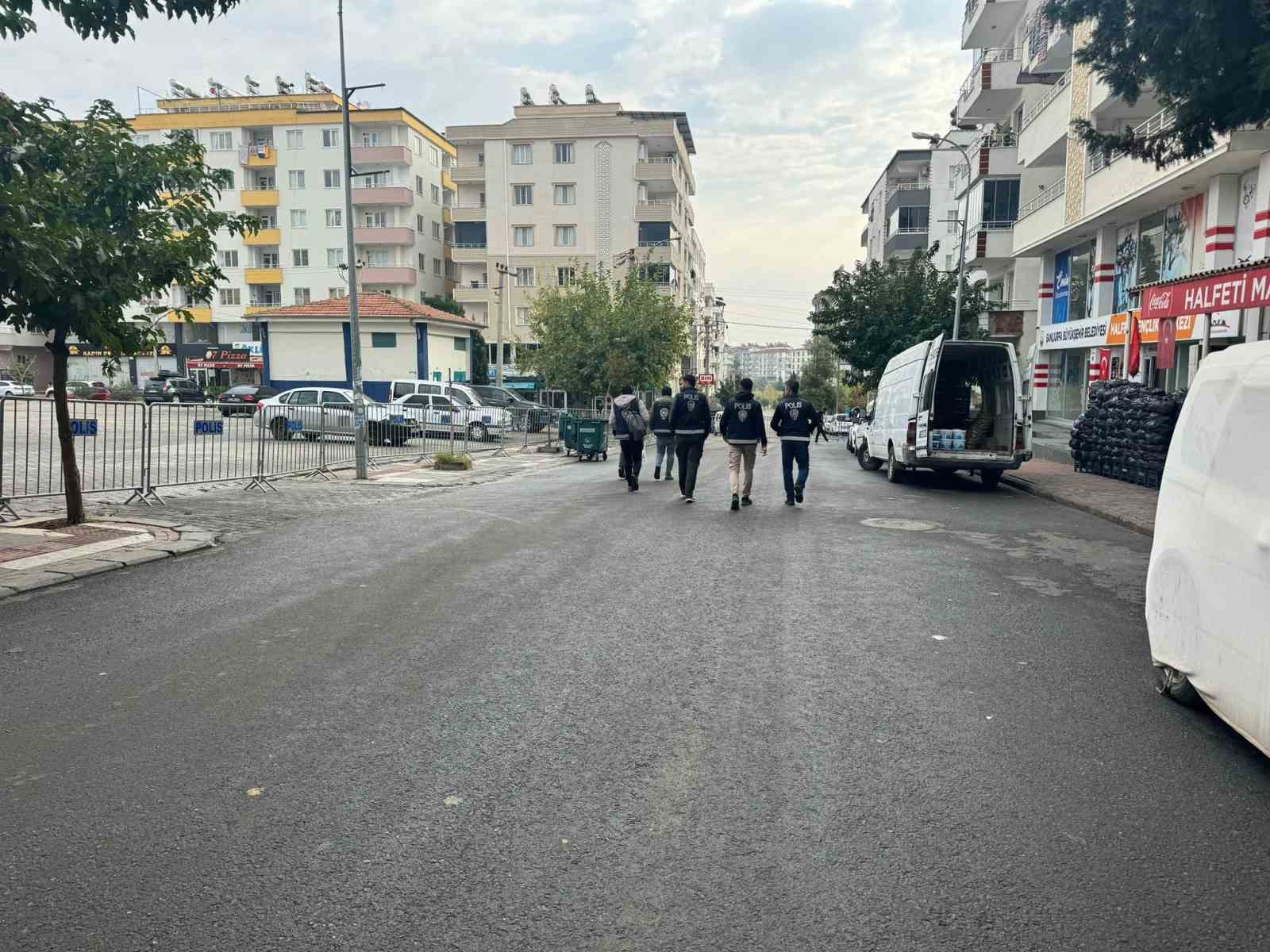 Halfeti Belediyesi önünde polislere taşlı saldırıda 10 tutuklama