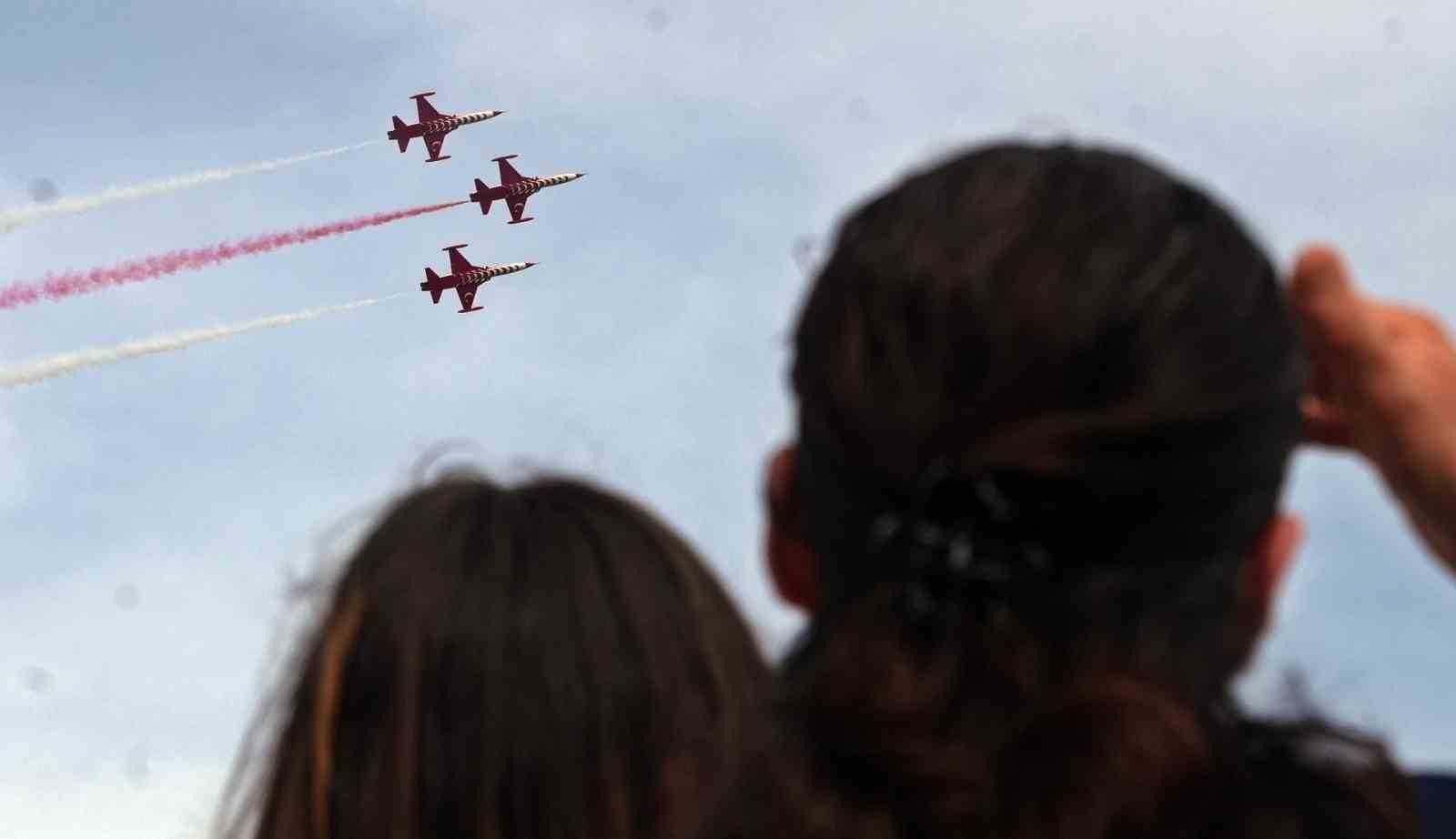 Türk Yıldızları Antalya’da Ata’ya saygı için uçacak