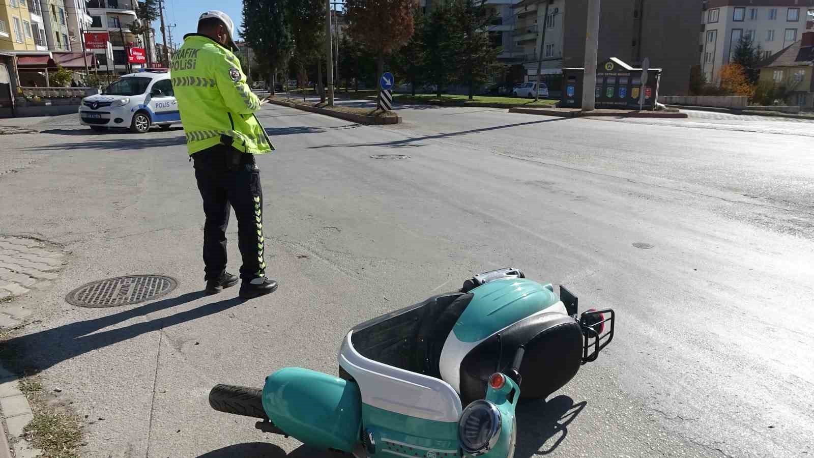 Tavşanlı’da motosiklet ile otomobil çarpıştı: 1 yaralı
