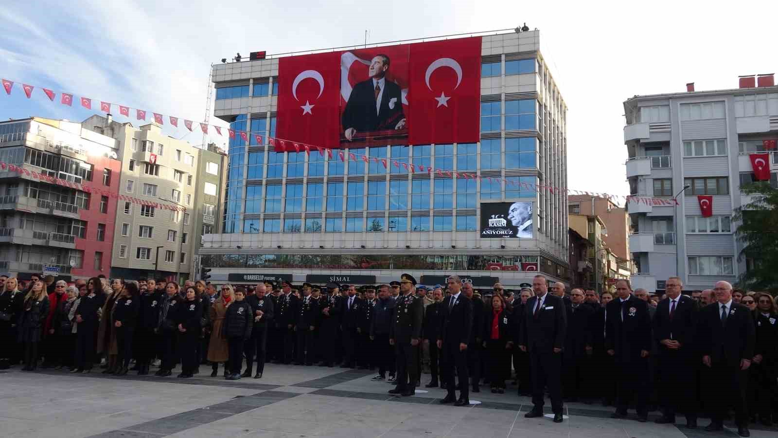 Atatürk, vefatının 86. yıldönümünde Uşak’ta anıldı