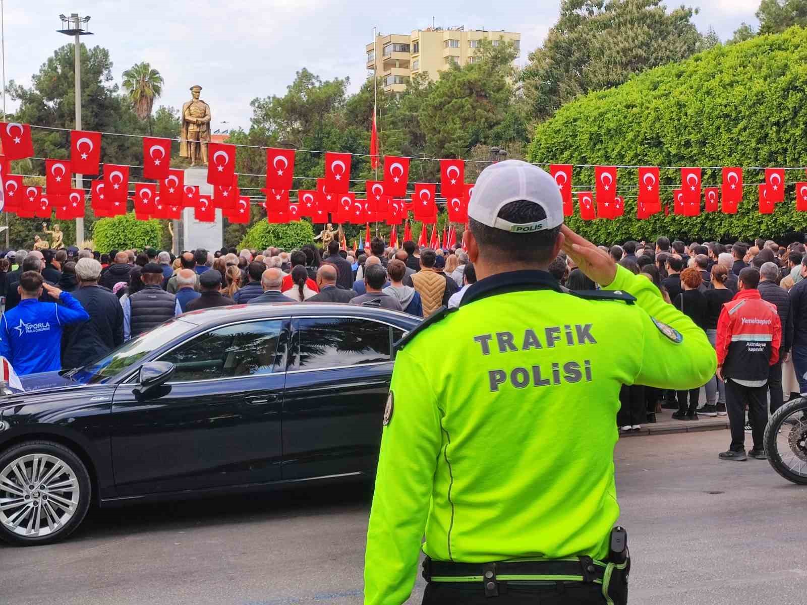 Adana’da hayat Ata için iki dakika durdu
