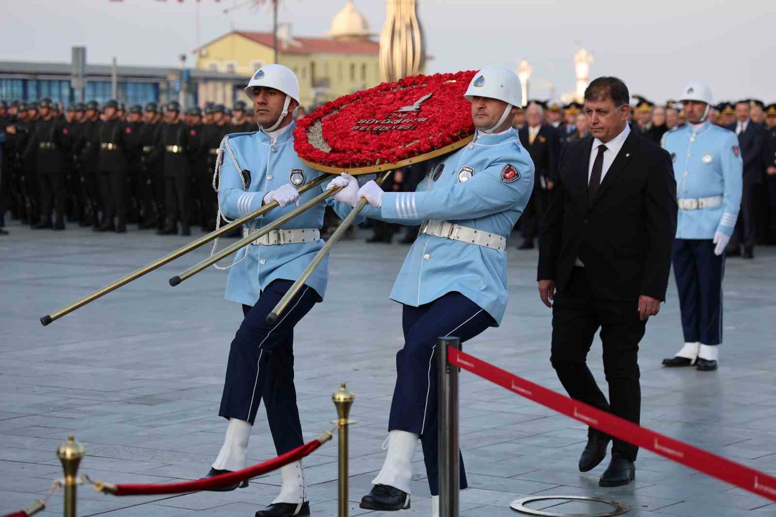 Atatürk, ebediyete intikal edişinin 86. yılında İzmir’de anıldı
