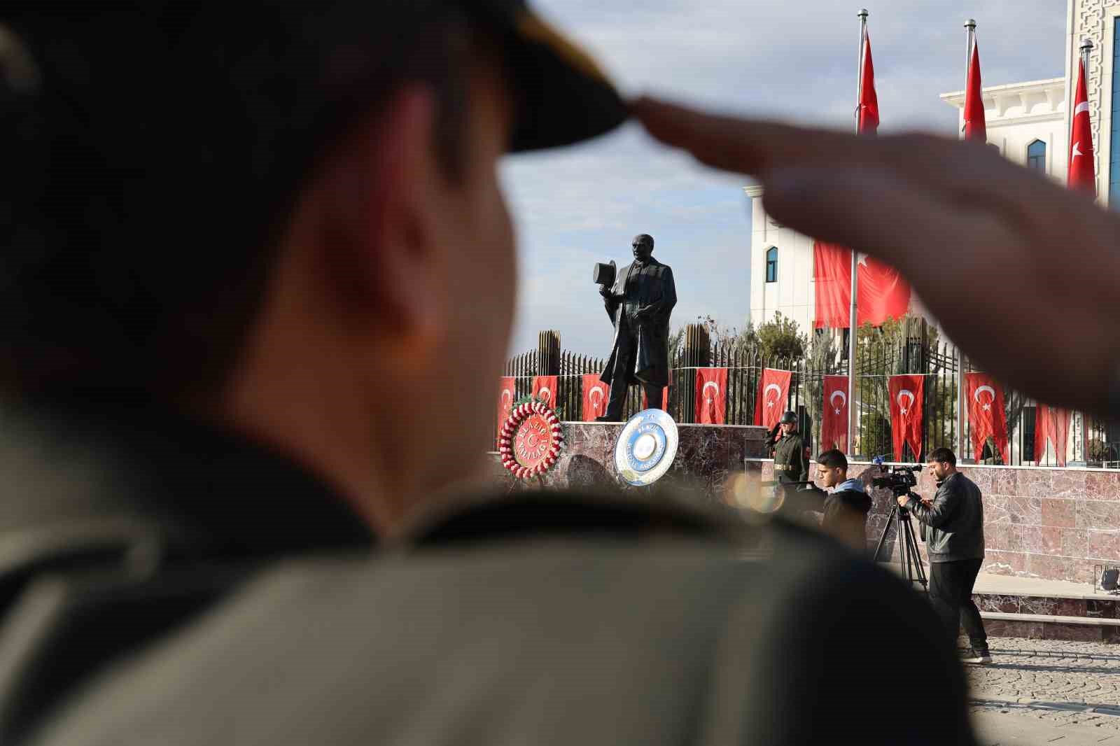 Elazığ’da Atatürk, düzenlenen törenle anıldı