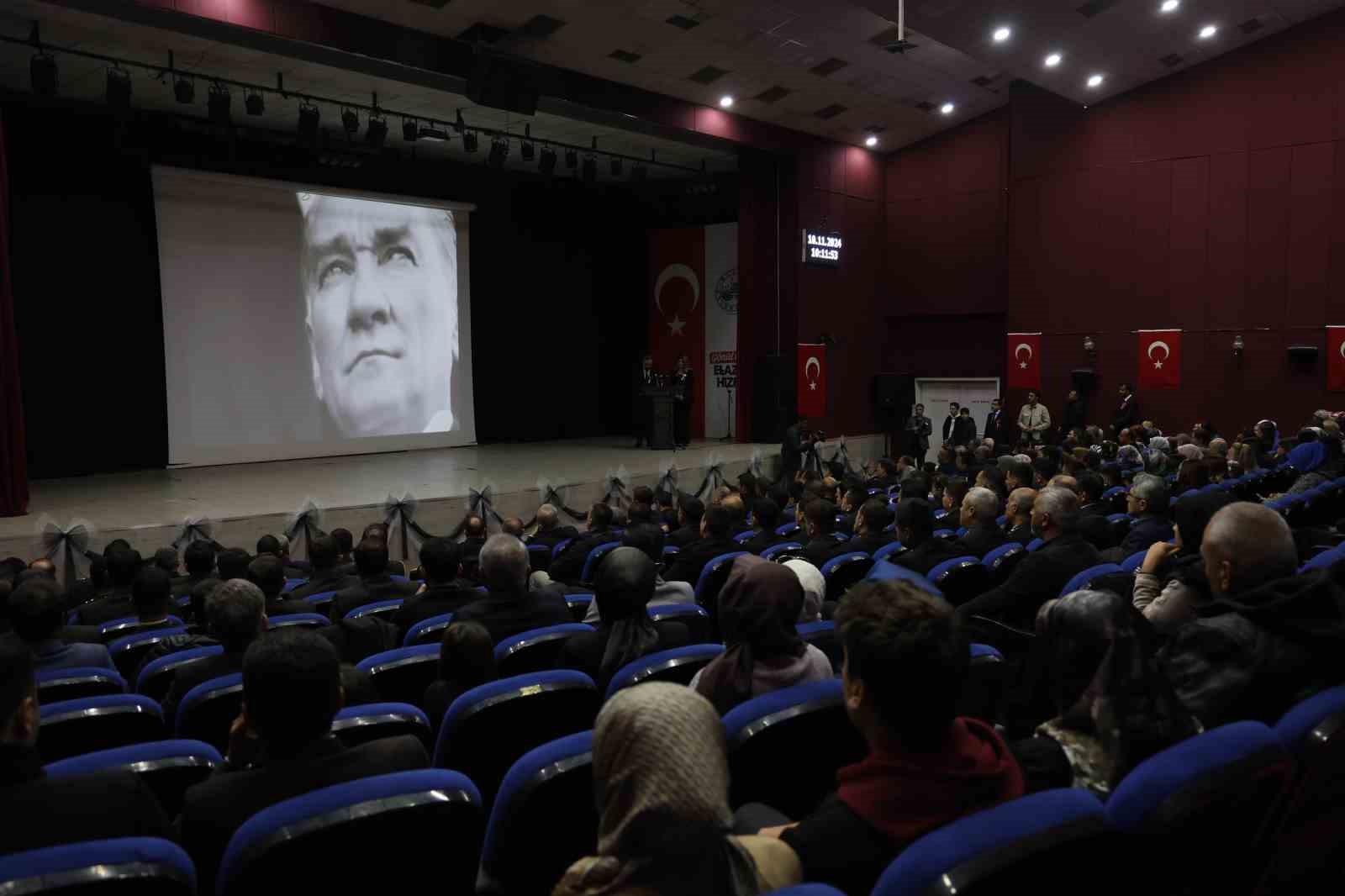 Elazığ’da Atatürk, düzenlenen törenle anıldı
