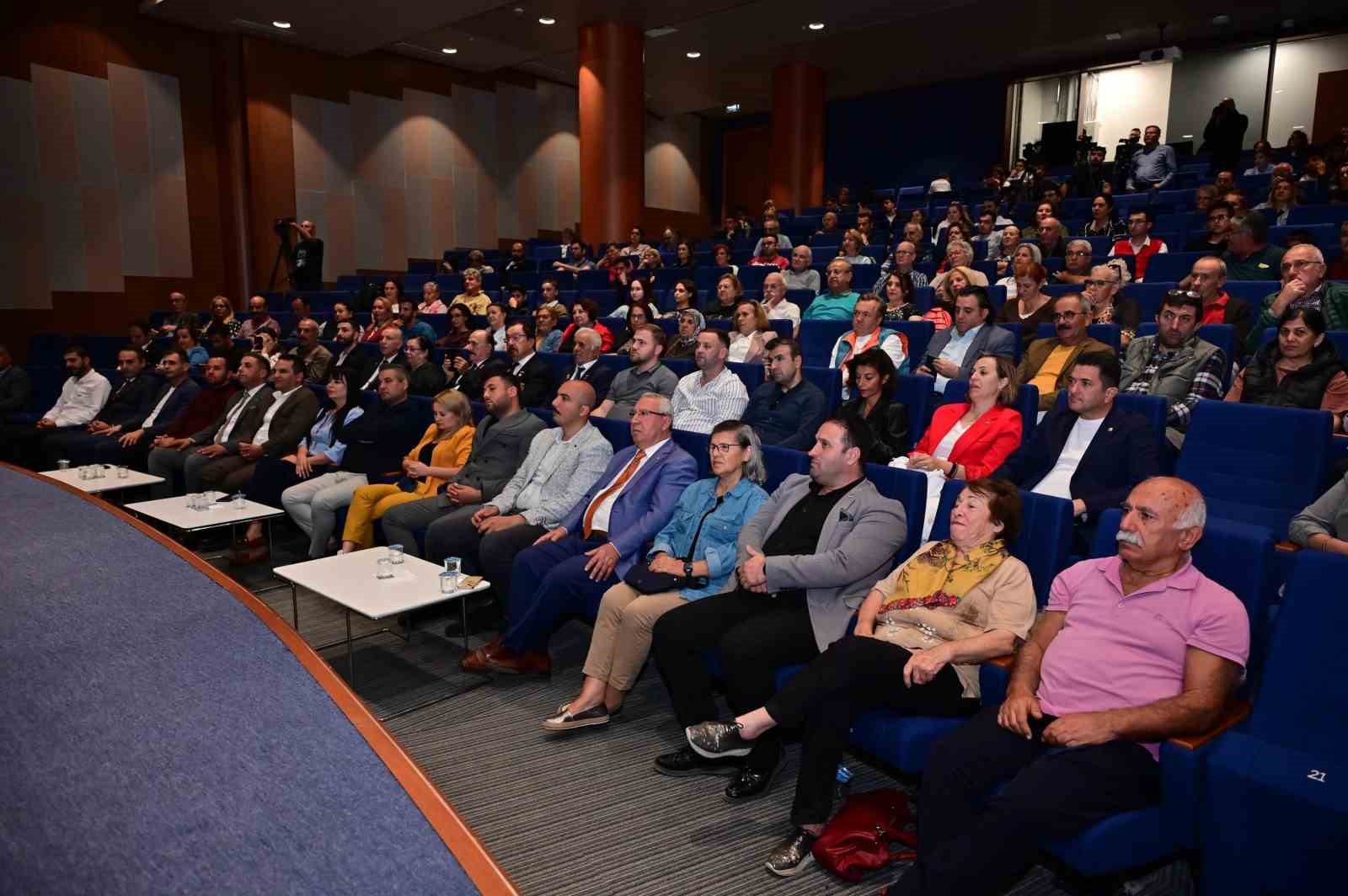 Kepez Forum’da Sinan Meydan ile Atatürk, kadın ve çocuk söyleşisi
