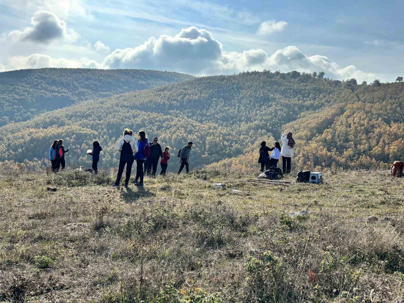 Mysia Yolları’nda Atatürk’ü anma yürüyüşü
