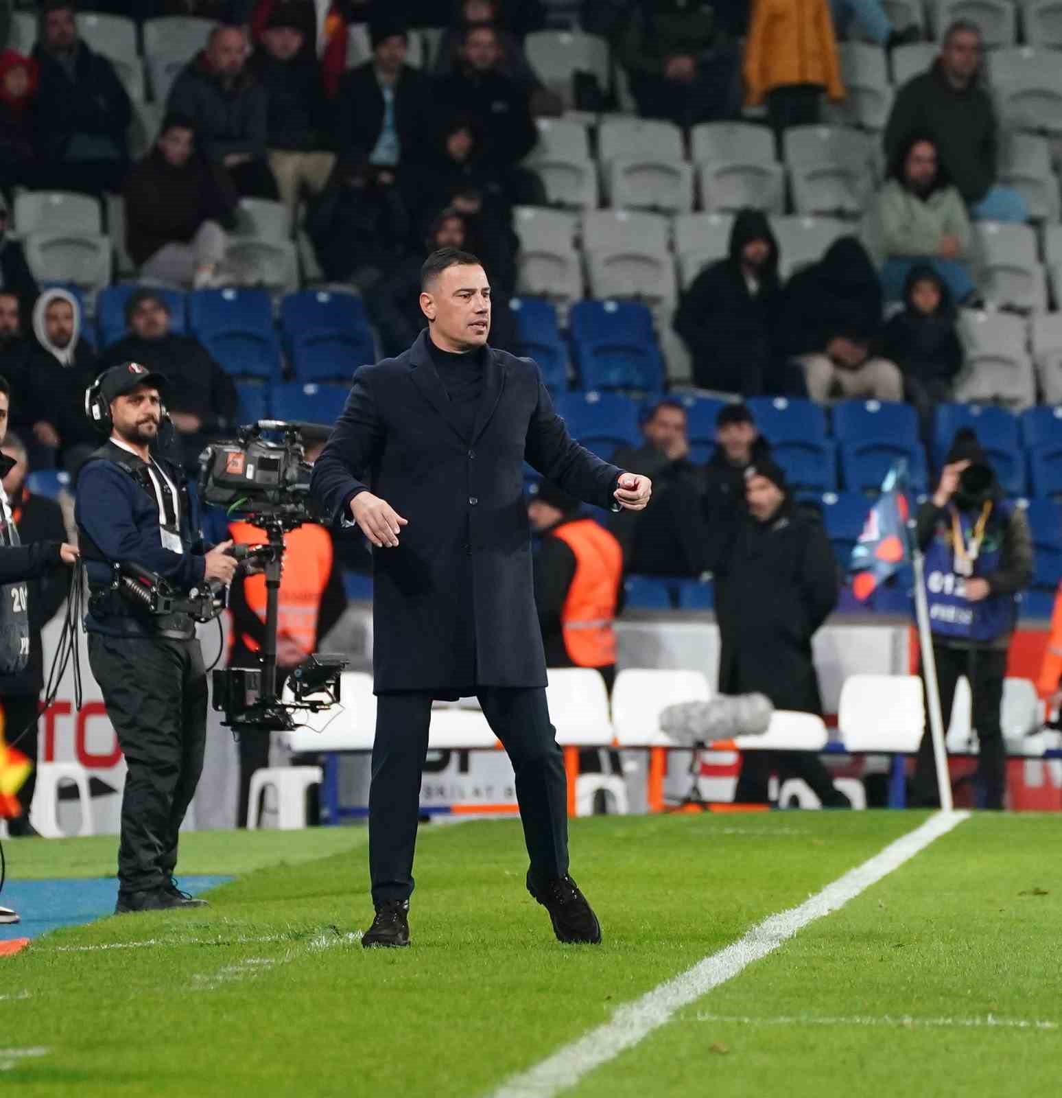 Trendyol Süper Lig: Başakşehir: 0 - Beşiktaş: 0 (İlk yarı)
