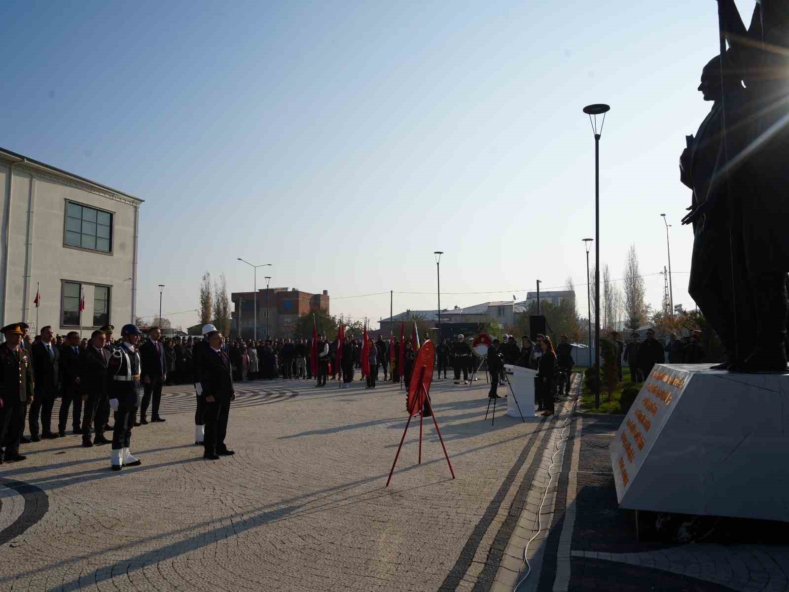 Iğdır&rsquo;da 10 Kasım Atat&uuml;rk&rsquo;&uuml; anma t&ouml;reni d&uuml;zenlendi
