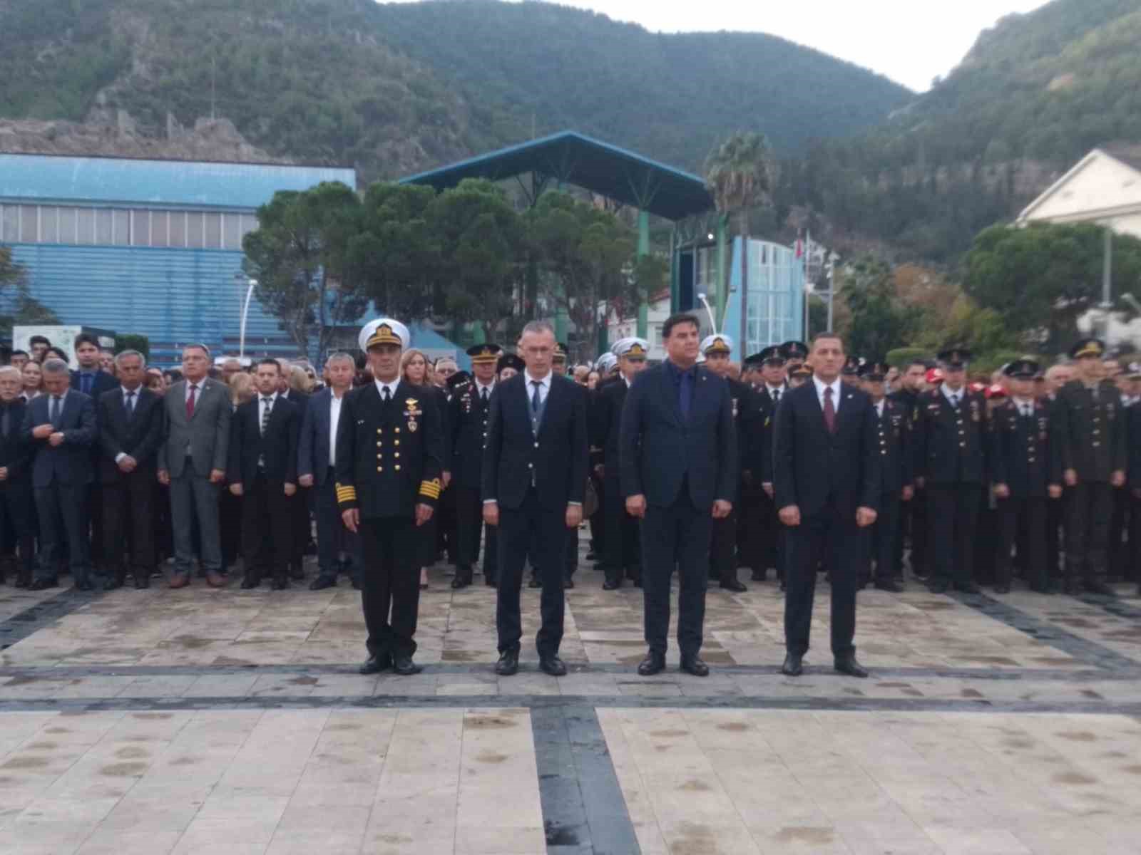 Atatürk Fethiye’de saygı ve özlemle anıldı