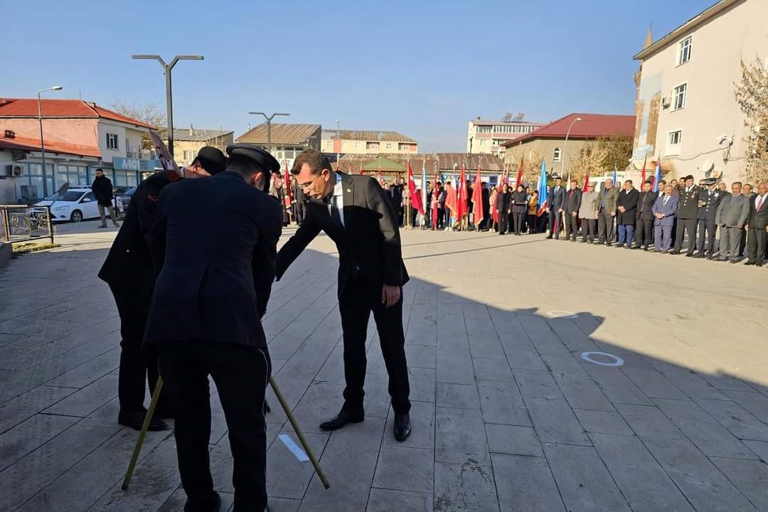 Tutak&rsquo;ta 10 Kasım Atat&uuml;rk&rsquo;&uuml; anma t&ouml;reni d&uuml;zenlendi
