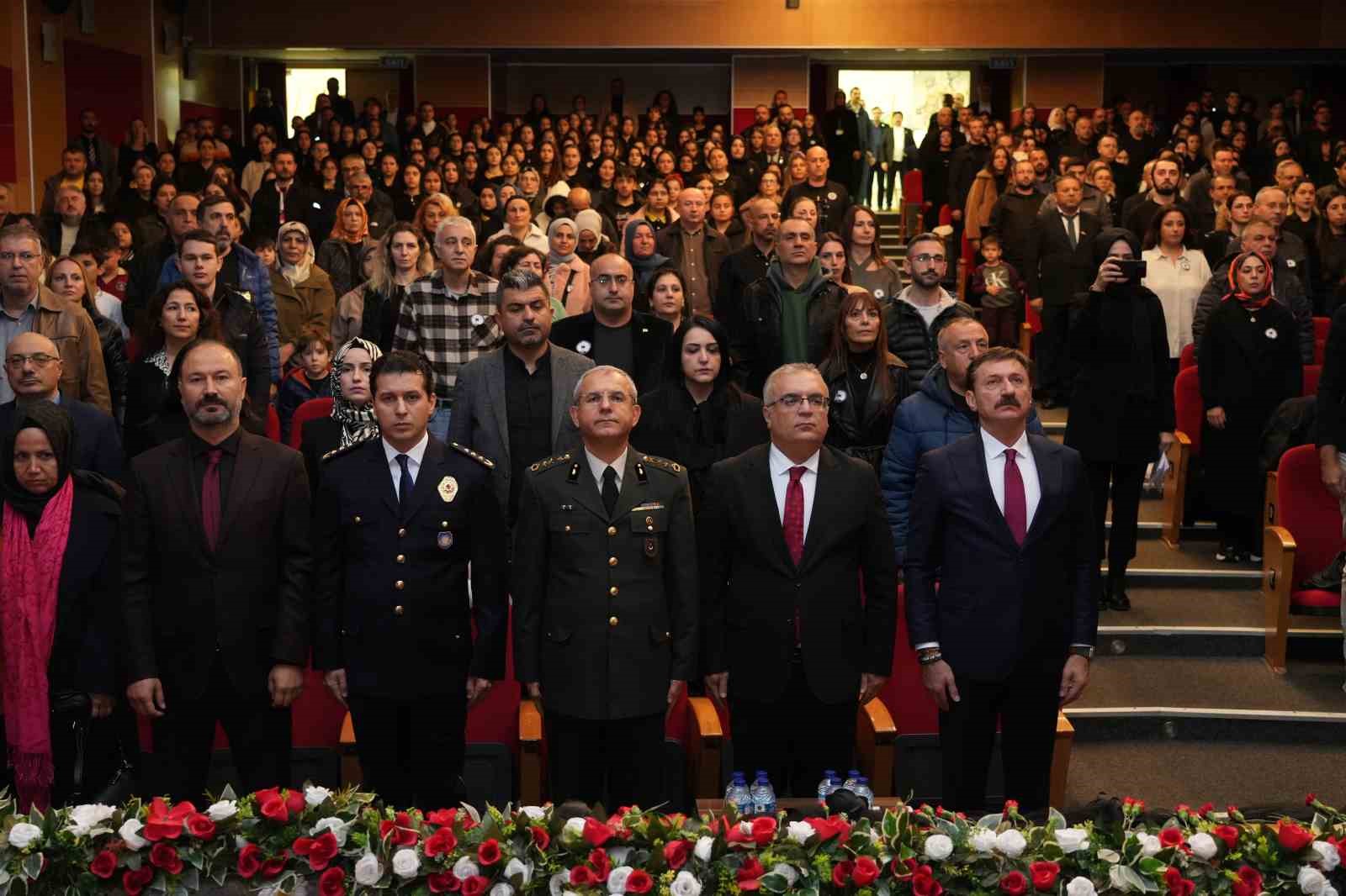 Bah&ccedil;elievler Belediyesi 10 Kasım&rsquo;da Atat&uuml;rk&rsquo;&uuml; saygıyla andı
