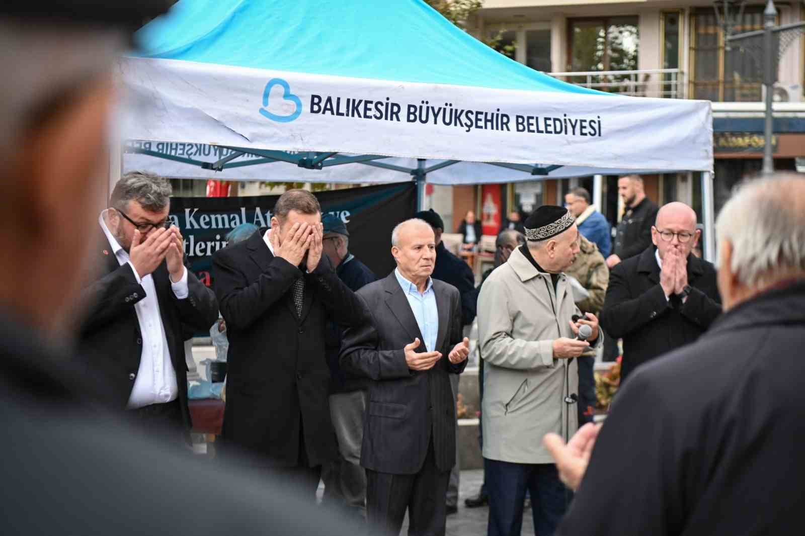 Atatürk’ü hutbe okuduğu tek camide dualarla andılar