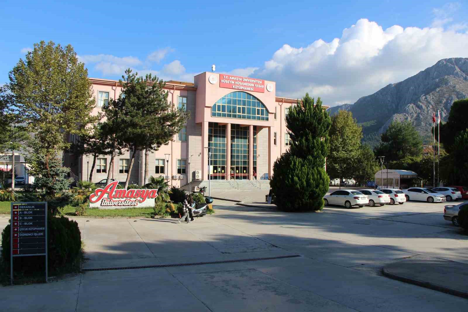 Amasya Kızılay Butik&rsquo;ten 3 yılda 15 binden fazla &uuml;niversiteliye kıyafet desteği
