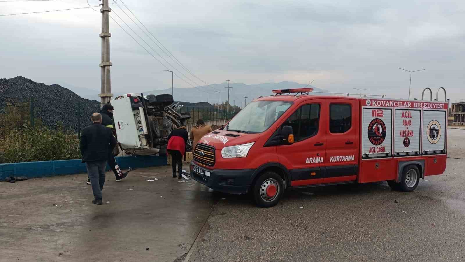 Elazığ’da otomobil takla attı: 2 yaralı
