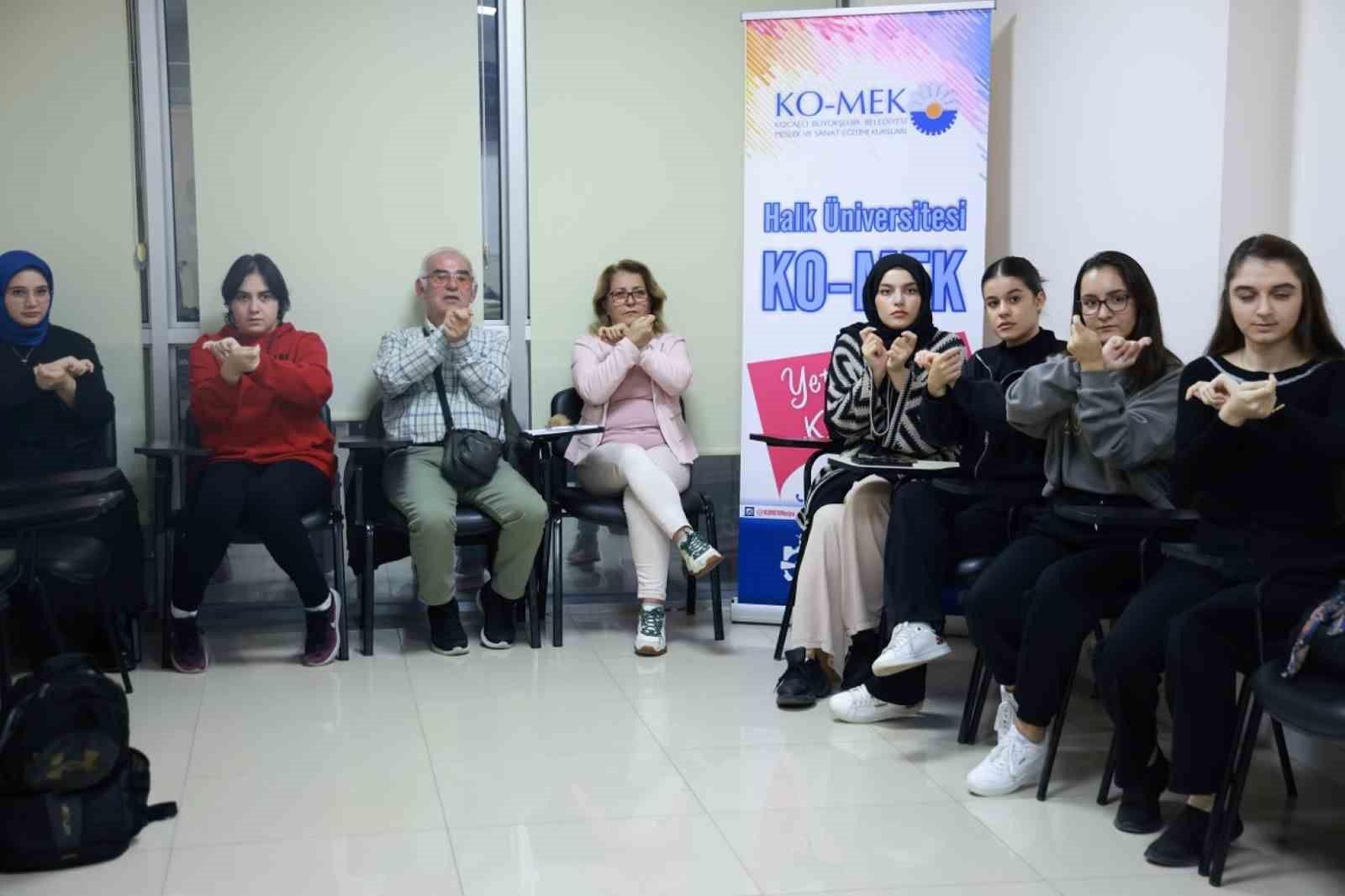 Gelinlerini işaret diliyle istediler
