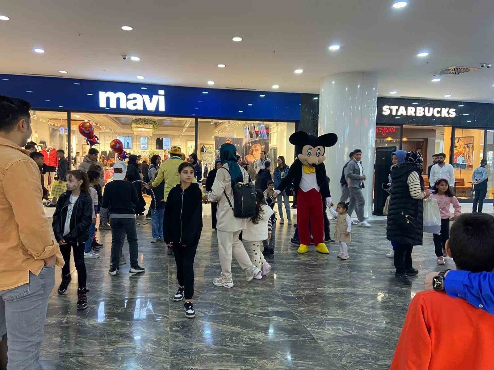 Mardian Mall’da ara tatilde çocuklar ve aileleri eğlenceye doydu
