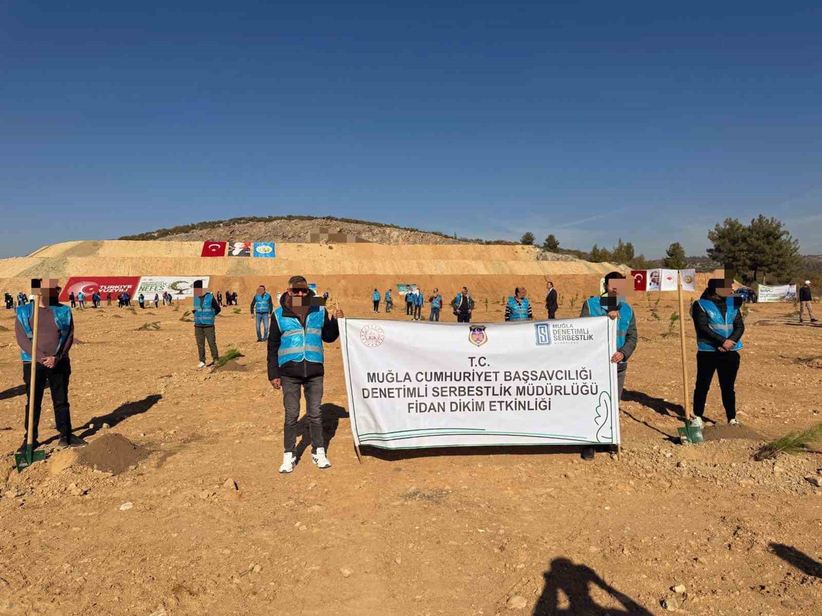 Yükümlüler 250 fidanla ‘Yeşil Vatana’ katkı verdi
