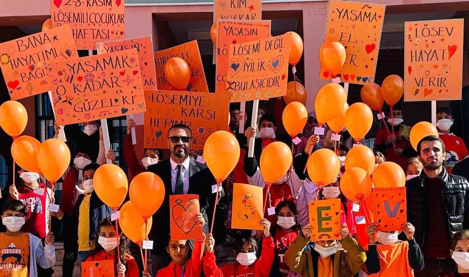 Lösemili çocuklar haftasında ‘Turuncu yürüyüş’ etkinliği düzenlendi