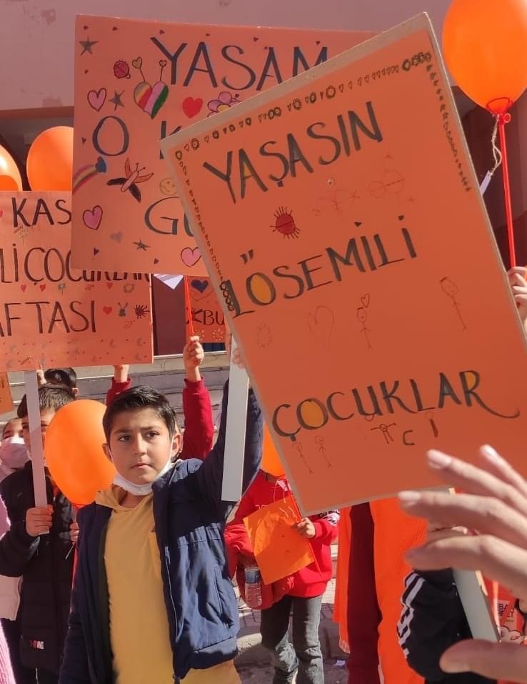 Lösemili çocuklar haftasında ‘Turuncu yürüyüş’ etkinliği düzenlendi
