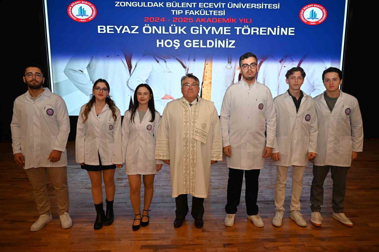 BEUN 2024-2025 Akademik Yılı Tıp Fakültesi beyaz önlük giyme töreni gerçekleştirildi