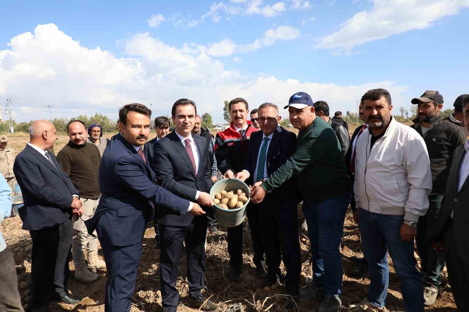 Bitlisli çiftçilerden alınan 193 ton patates ihtiyaç sahiplerine dağıtıldı
