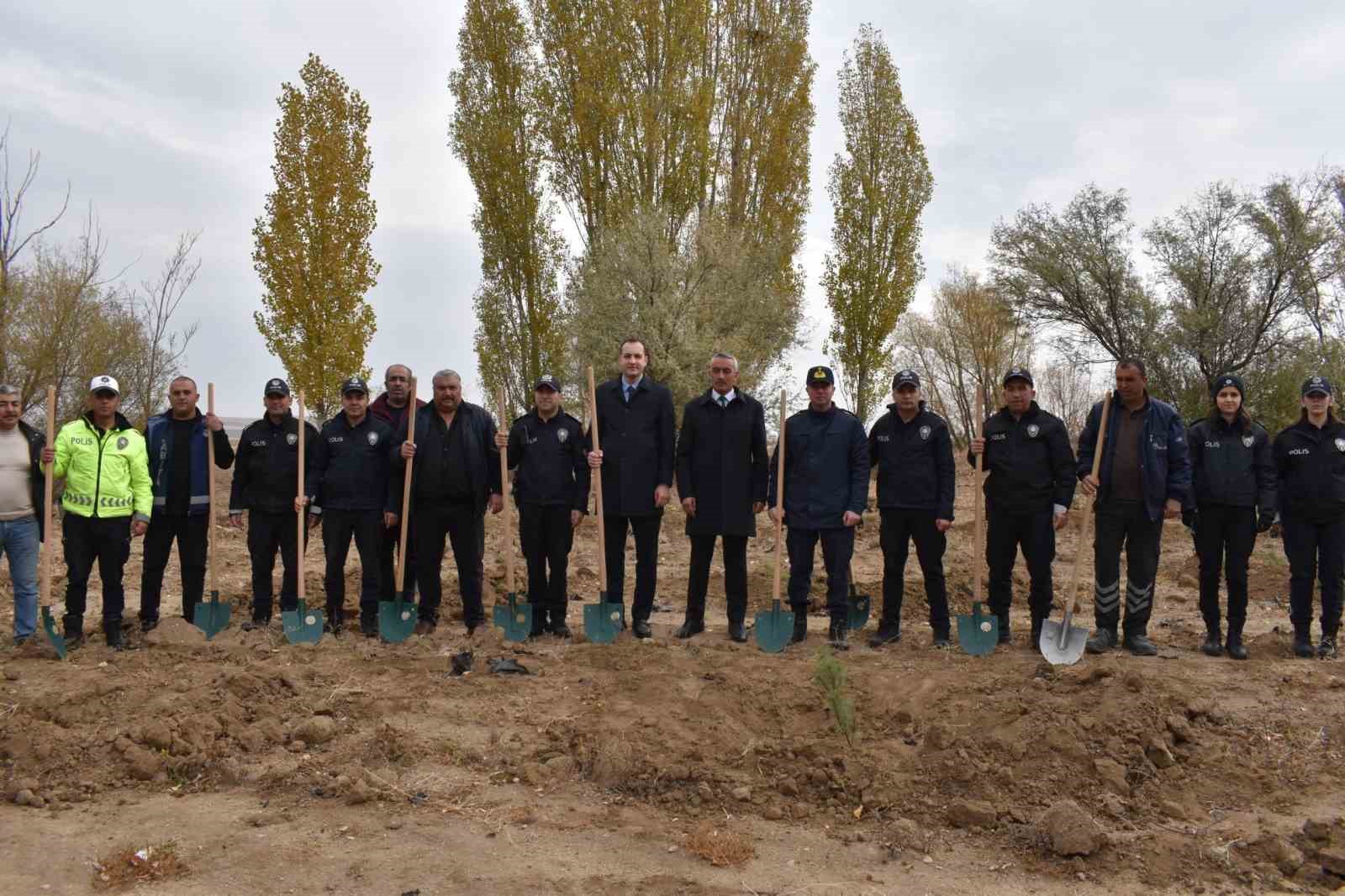 Evren’de Milli Ağaçlandırma Günü dolayısıyla fidan dikildi