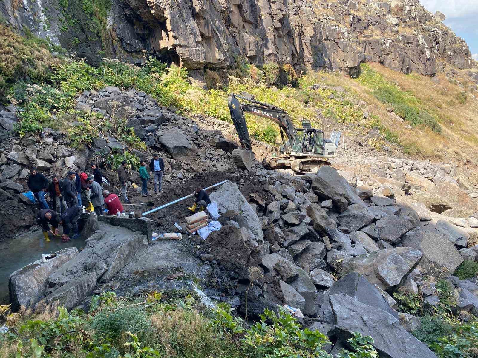 Mecliste gündem olan köyün su sorunu çözüldü
