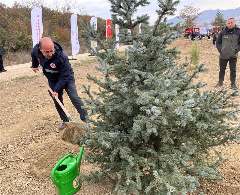 Tekirdağ’da "Geleceğe Nefes, İnsanlığa Nefes" fidan dikim etkinliği gerçekleştirildi
