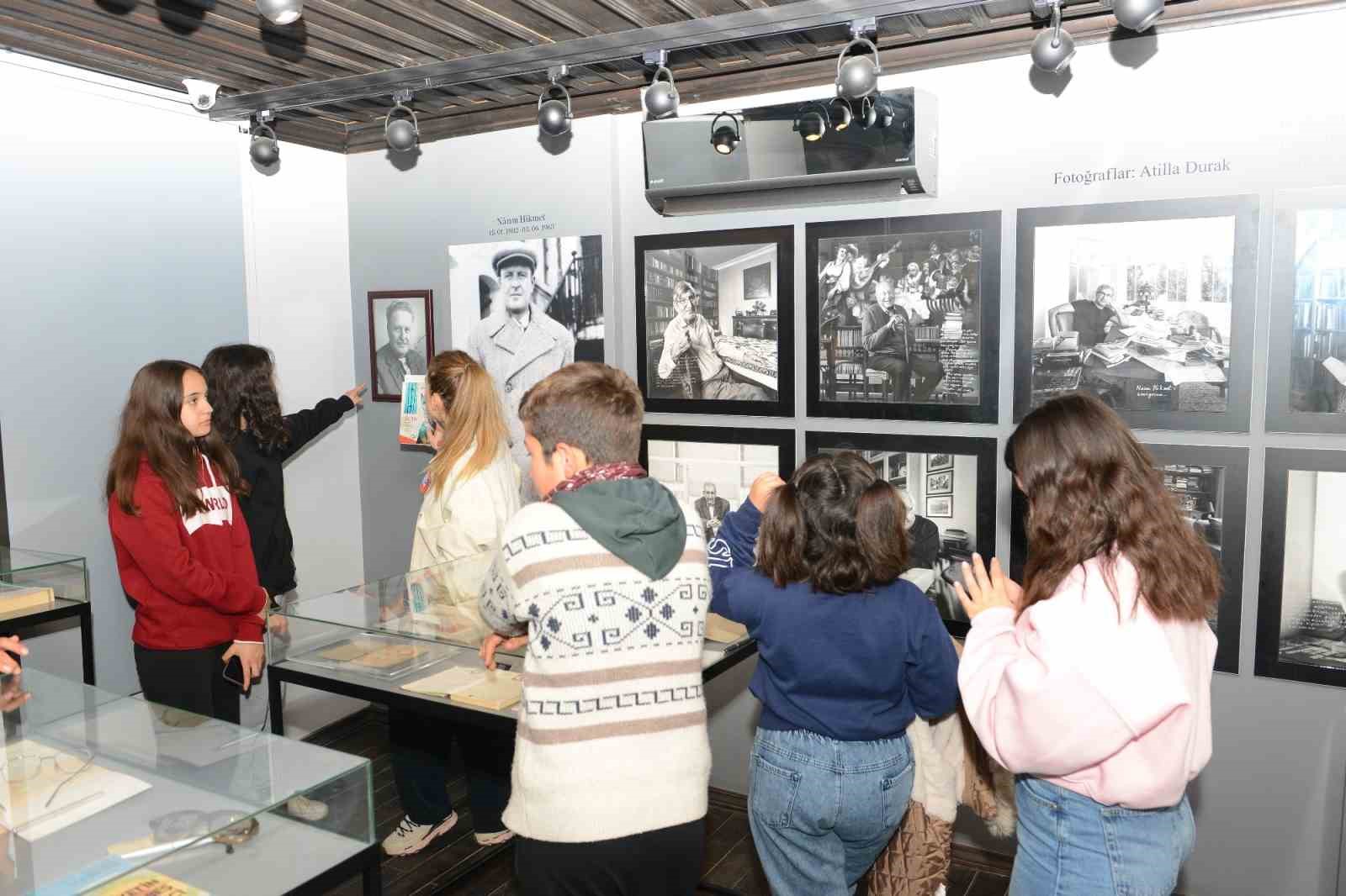 Çocuklar ara tatilde Edebiyat Müzesi’ni gezdi
