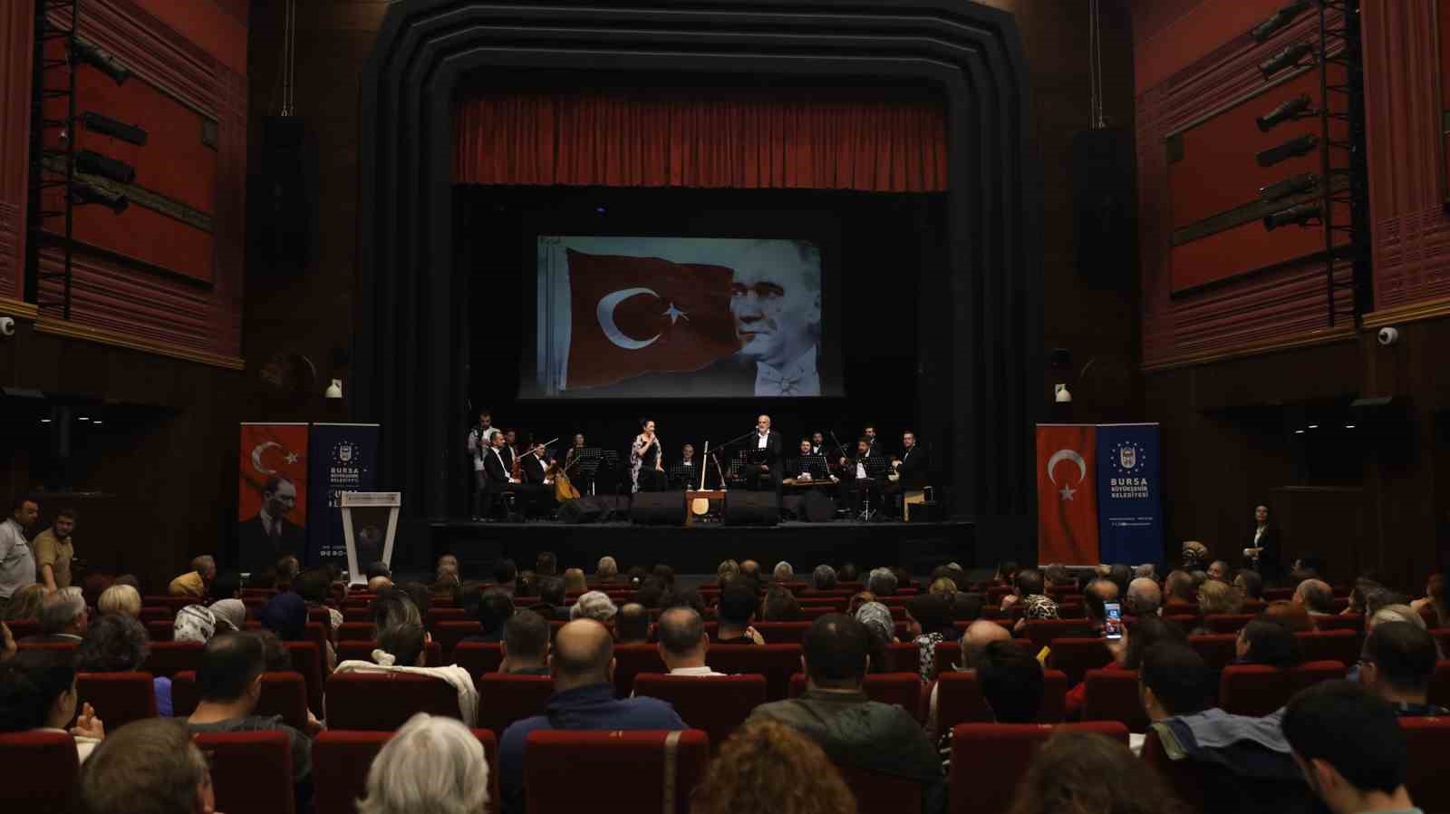 Bursa’da Atatürk’ün sevdiği şarkılar seslendirildi
