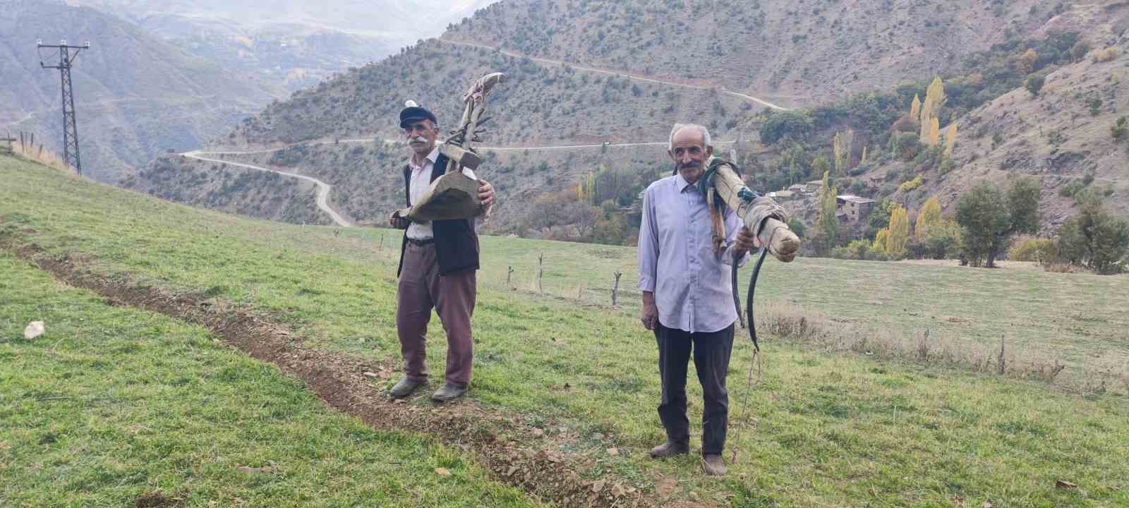 Bu köydeki tarım halen karasabanla yapılıyor
