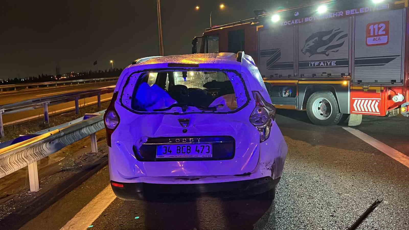 Otobanda 4 araçlı zincirleme kaza: 10 yaralı