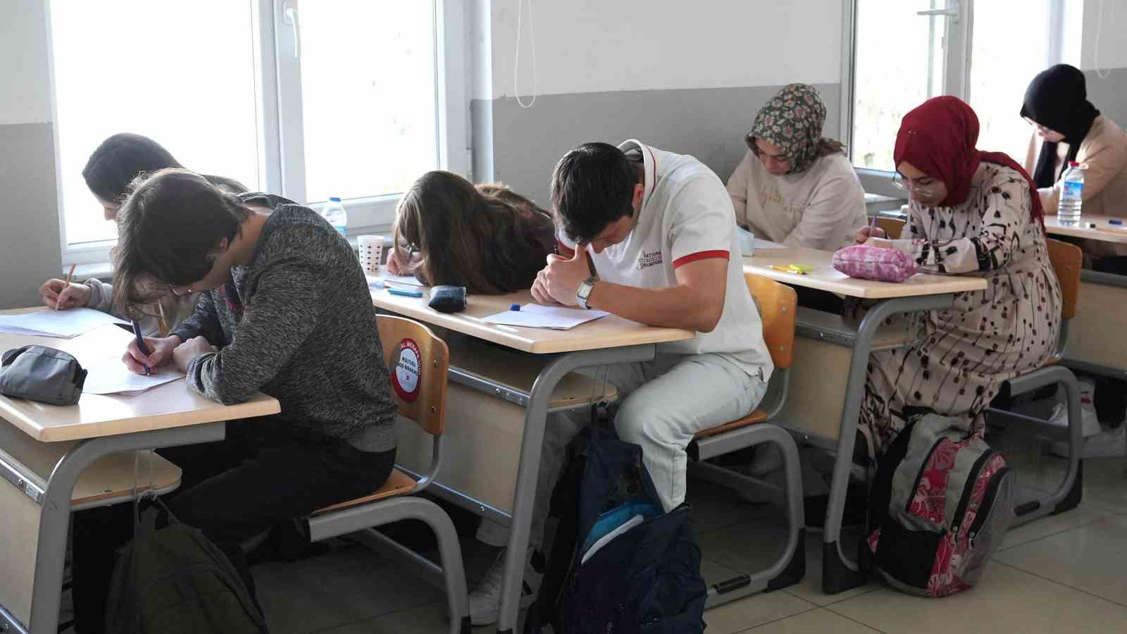 Ke&ccedil;i&ouml;ren Belediyesi&rsquo;nden &ouml;ğrencilere ara tatil kampı
