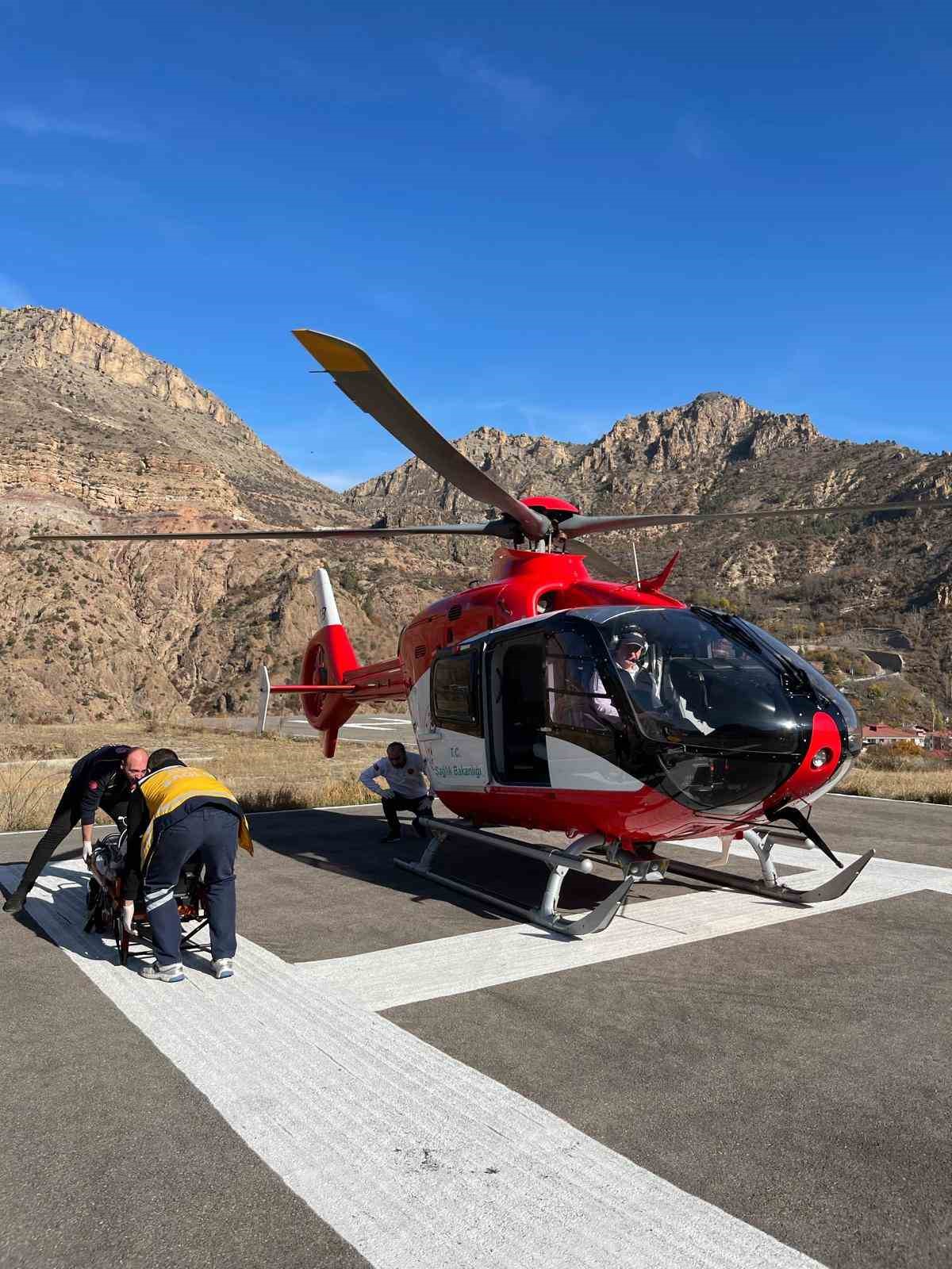 Ambulans helikopter 70 yaşındaki hasta için havalandı
