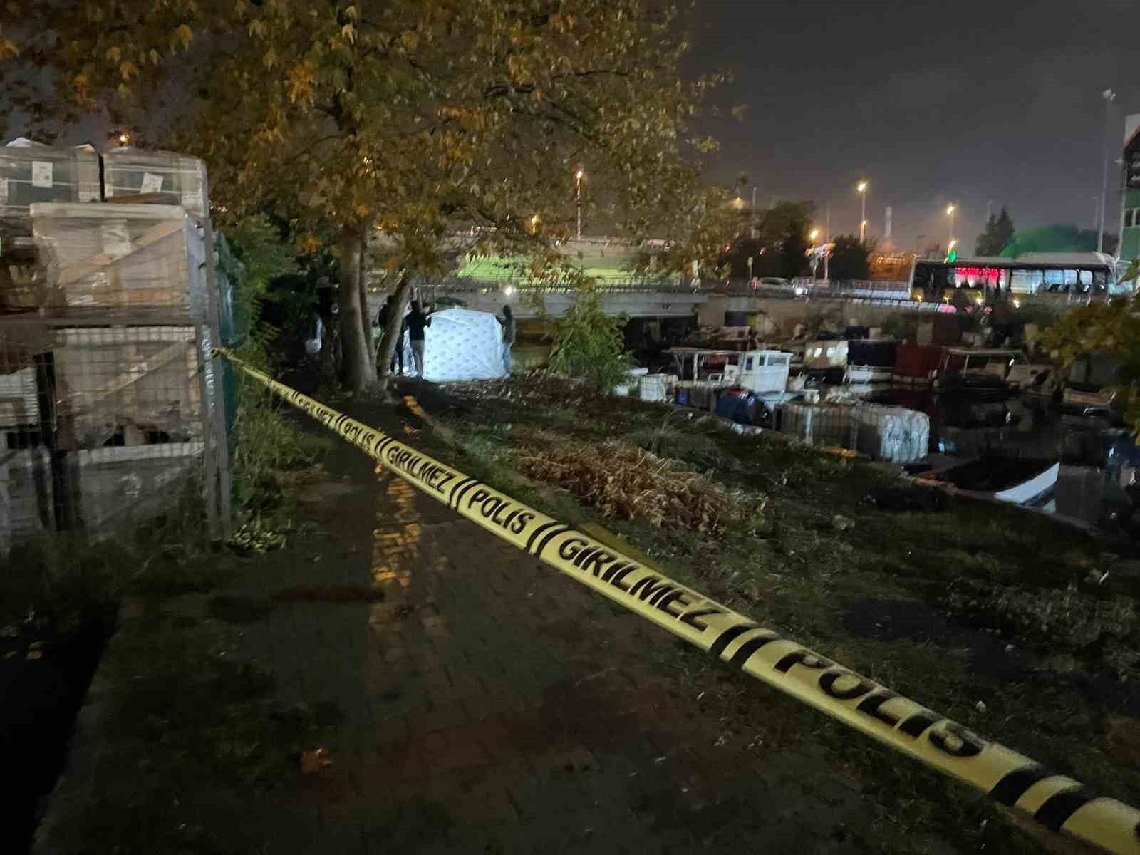 Küçükçekmece Menekşe Deresi’nde kadın cesedi bulundu
