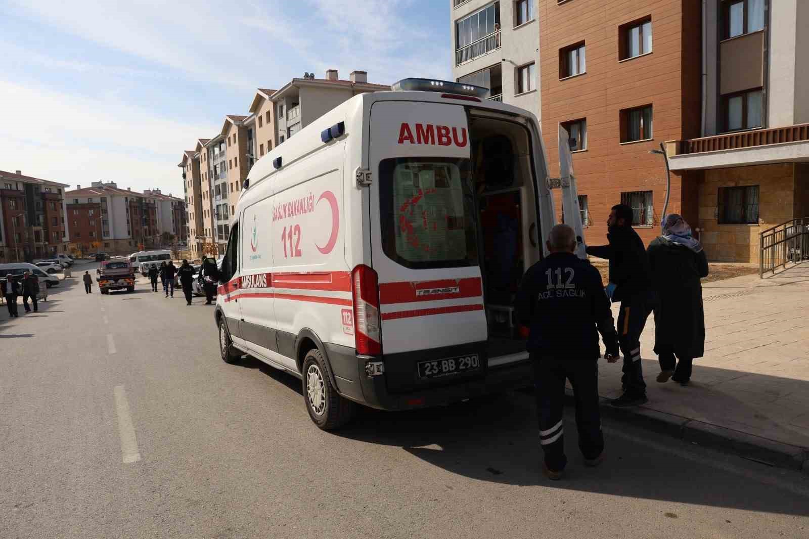 Elazığ’da dehşet: Kız arkadaşını silahla ensesinden yaraladıktan sonra intihar girişiminde bulundu
