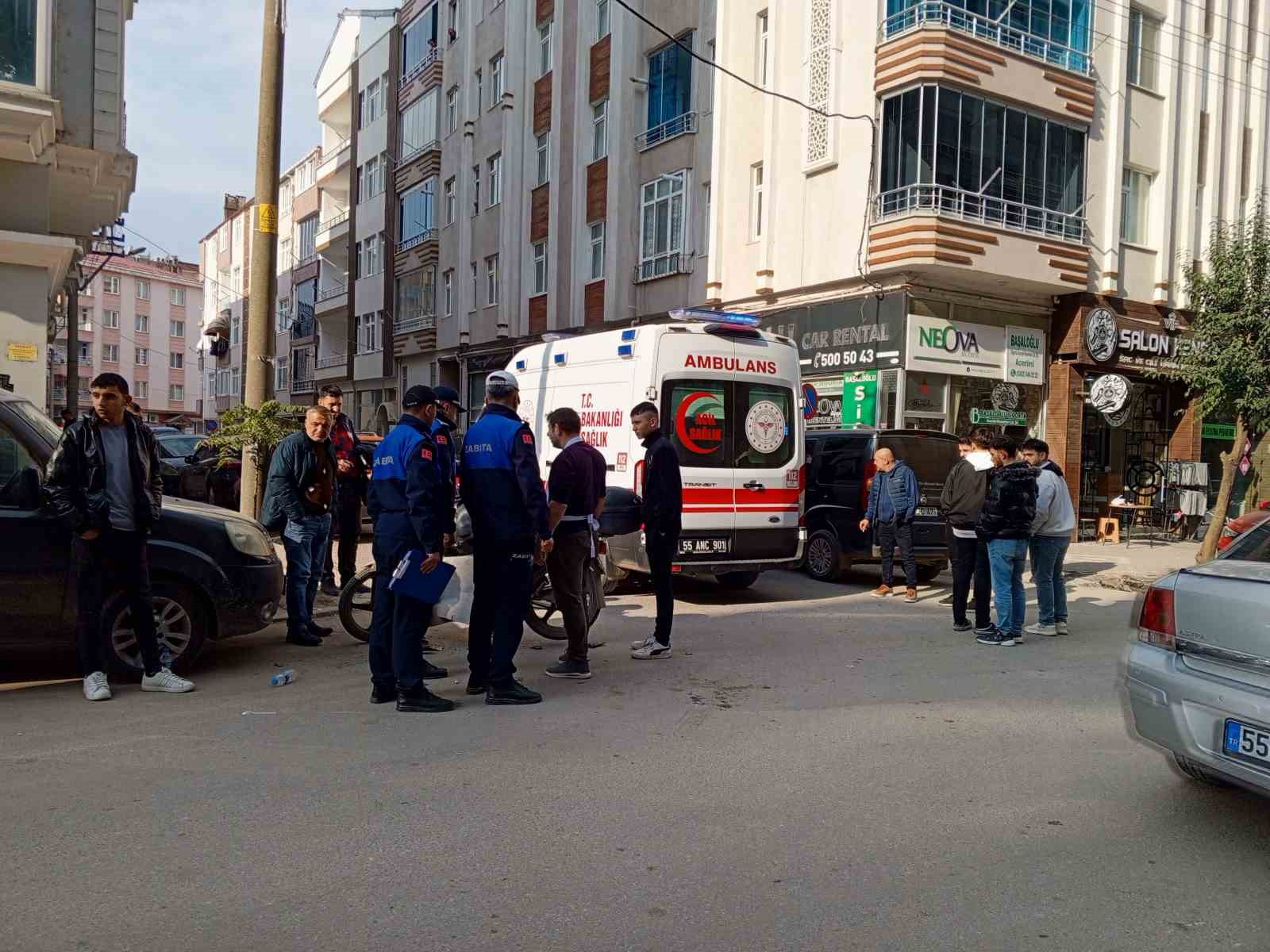 Hafif ticari araç ile motosiklet çarpıştı: 1 yaralı
