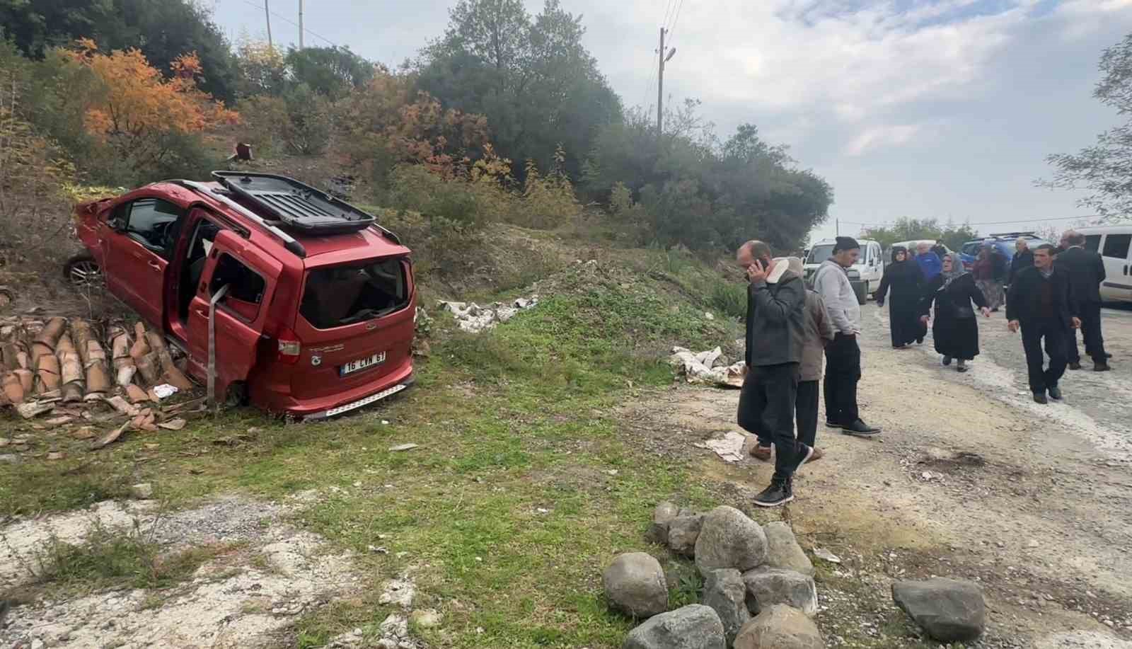 Dedesinin ticari aracını kaçıran çocuk şarampole uçarak hastanelik oldu
