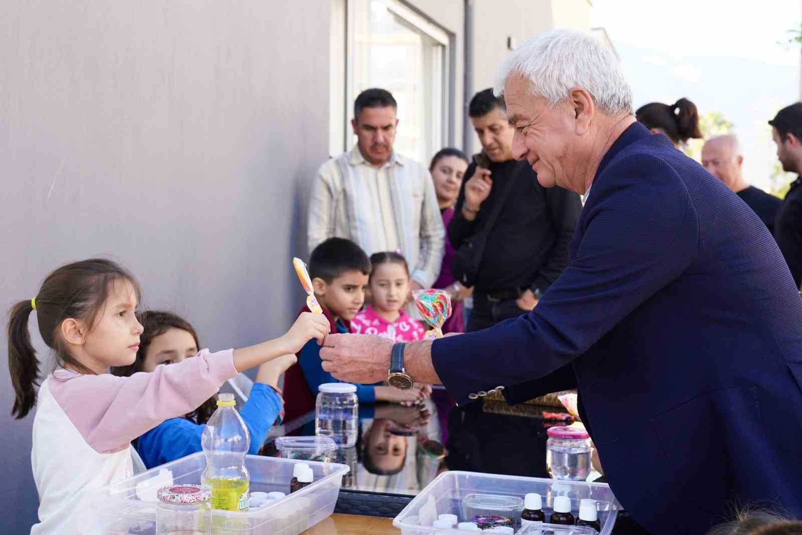 Finike Belediyesi’nden ara tatilde "Kavanozunu Kap Gel" etkinliği
