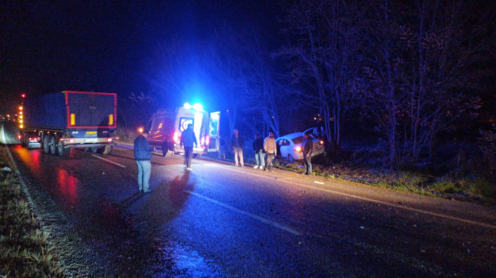 Kastamonu’da iki otomobil çarpıştı: 3 yaralı
